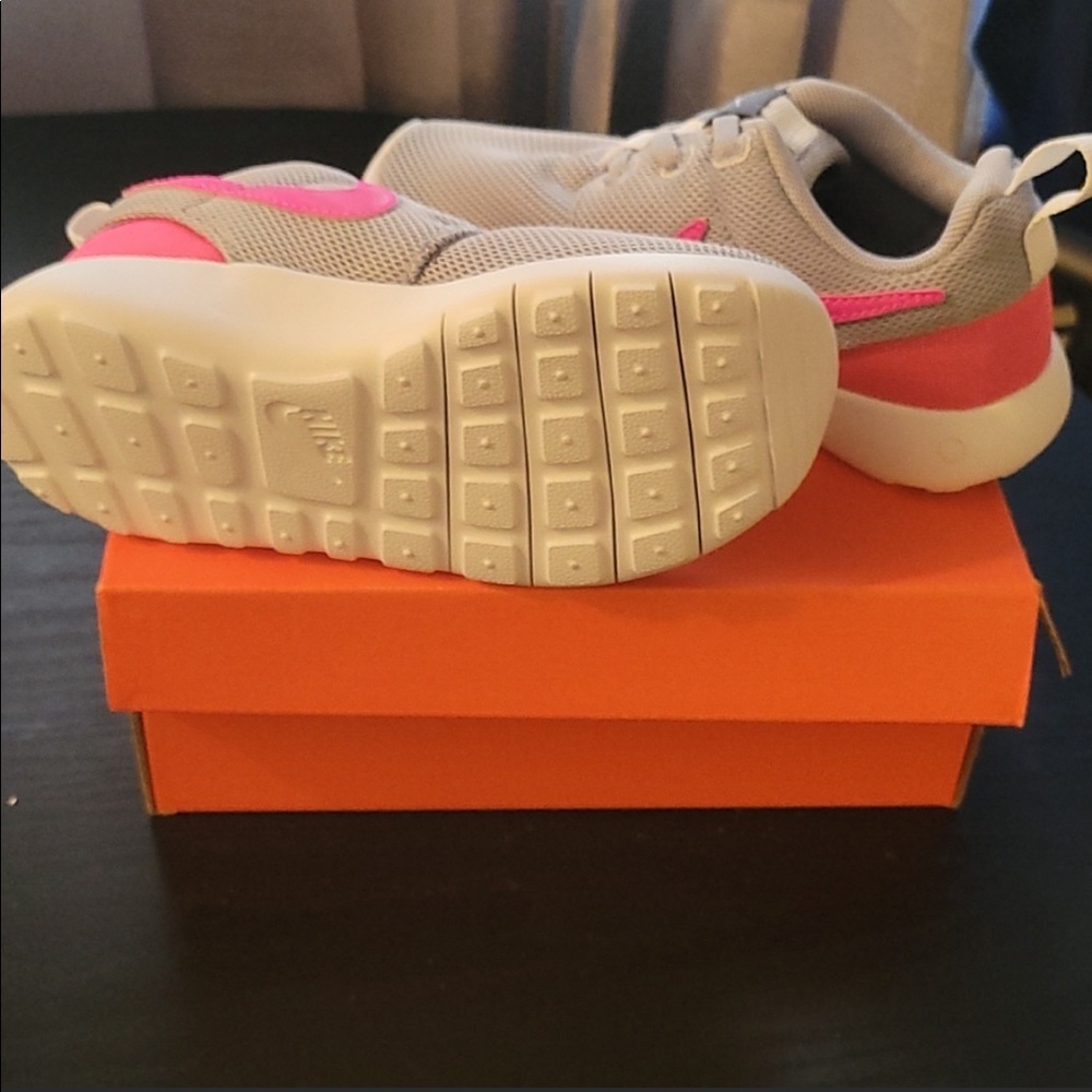 Kids nike sneakers size us 10c
